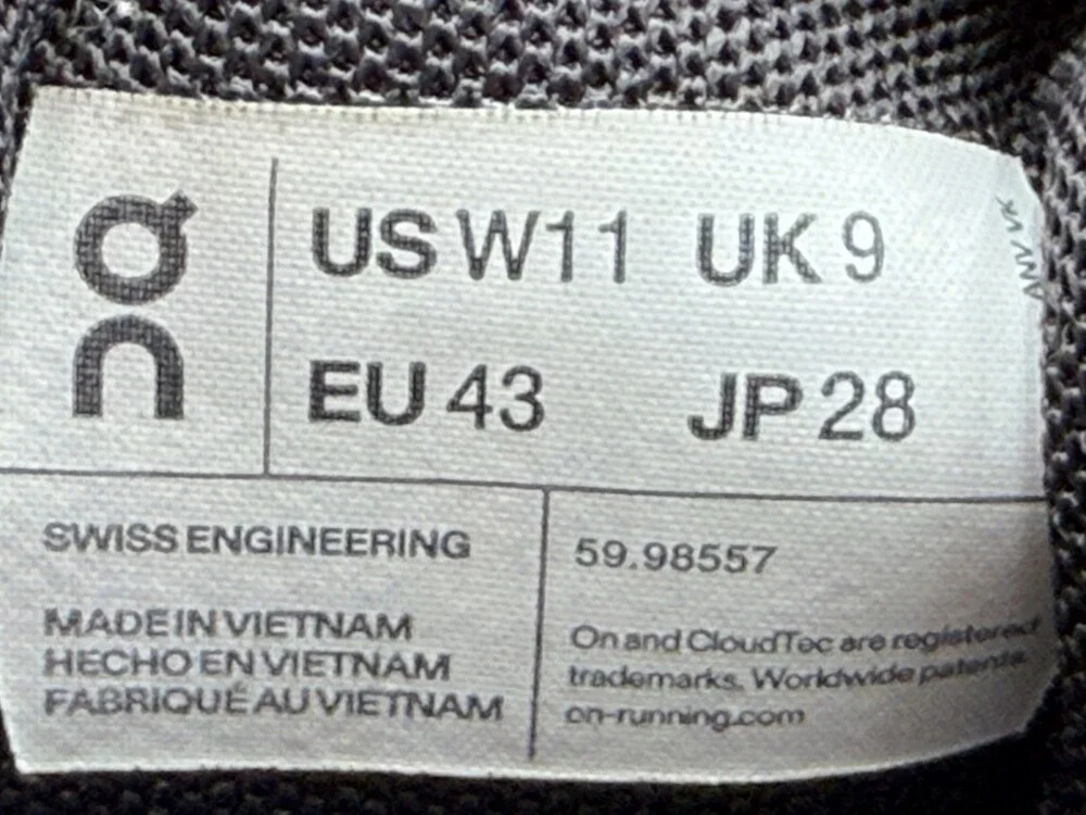 On Cloud 5 Running Shoes Womens Sz 11  Sneakers Athletic Walking Training Gray